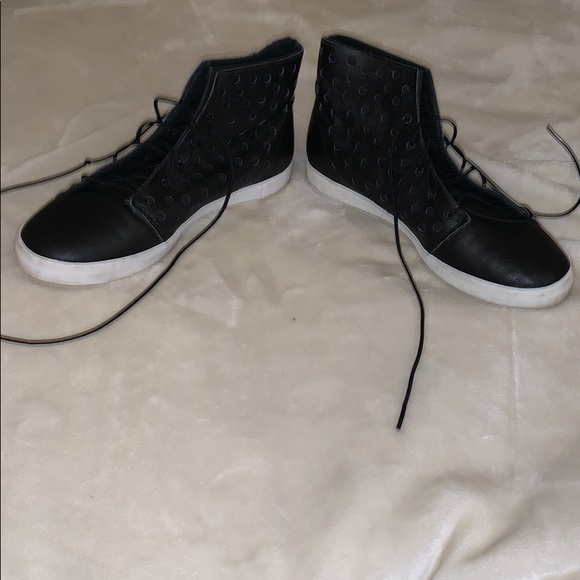 Volcom Women’s Buzz Fashion Hightop Sneakers - Picture 2 of 6